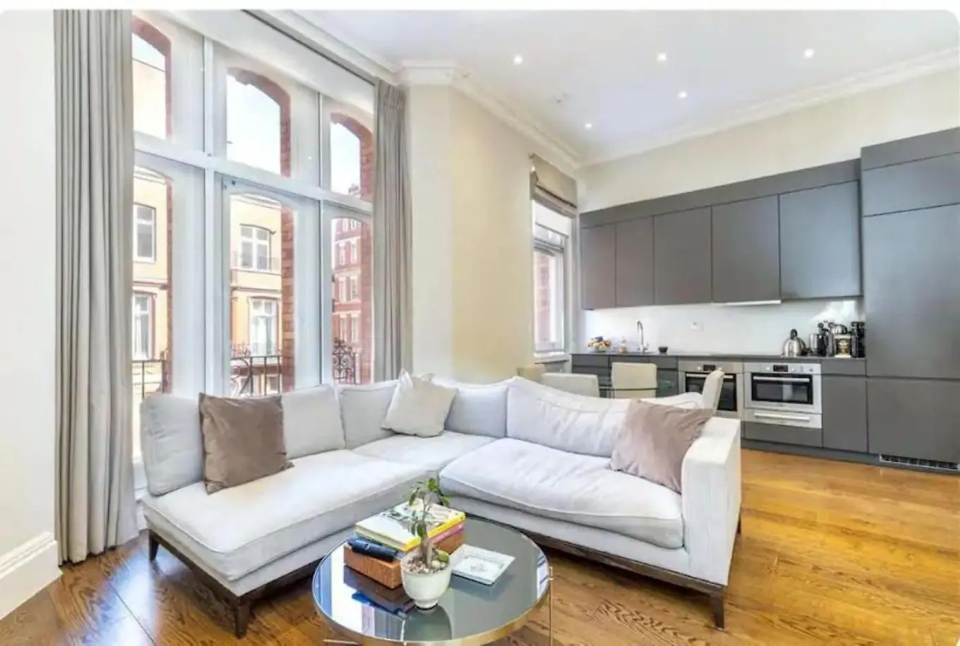 Gorgeous Condos In Tribeca location